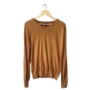 V-Neck Sweater in Warm Brown
